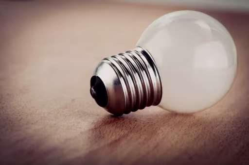Quanto consuma un'applique in casa? Costi reali e confronti pratici